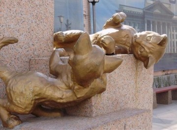 Сквер Сибирских кошек в Тюмени