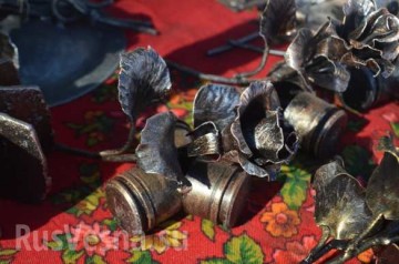 Розы и гильзы: удивительные кованые скульптуры в Донецке