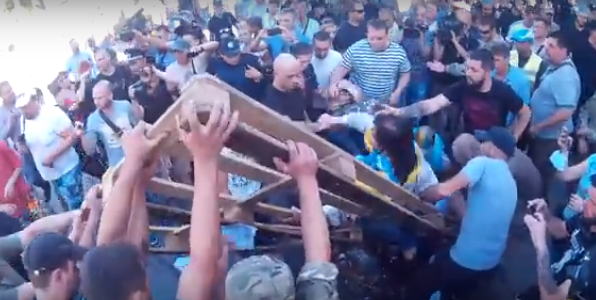 Майдановские группировки подрались друг с другом