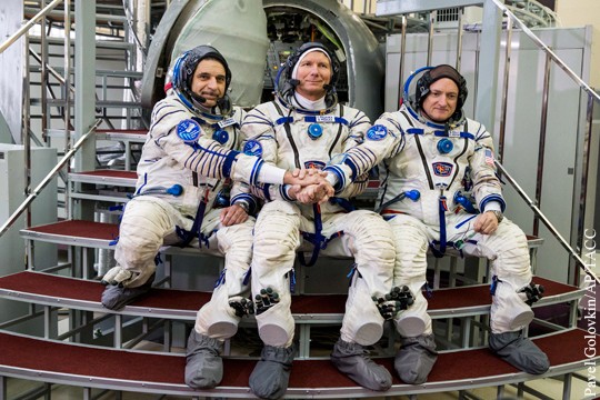 НАСА: США придется продолжить закупать у России места для отправки астронавтов на МКС