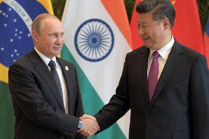 Дракон расправил плечи. Александр Роджерс