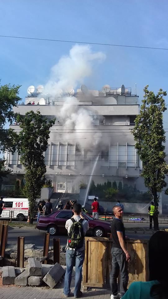 За поджог “Интера” задержаны “киборги” и прочие “герои АТО”: Националисты объявили мобилизацию За поджог “Интера” задержаны “киборги” и прочие “герои АТО”: Националисты объявили мобилизацию