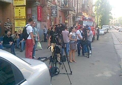 Под офисом «Интера» ставят палатки и организуют новый «майдан» Под офисом «Интера» ставят палатки и организуют новый «майдан»