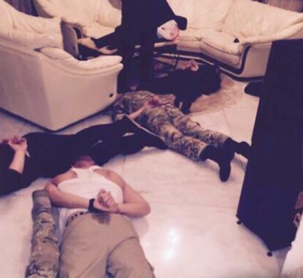 В Одессе неизвестные захватили отель с заложниками В Одессе неизвестные захватили отель с заложниками