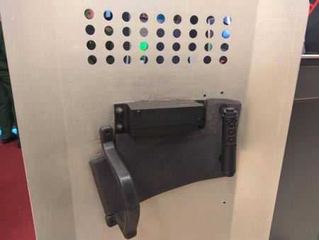 Для Росгвардии разработали стреляющий щит 