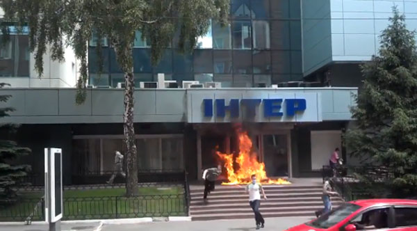 Порошенко получил 50% акций “1+1”, последний неподконтрольный телеканал – “Интер”