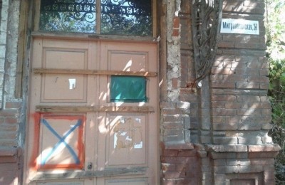 "Патриоты" паникуют: центр Мариуполя разрисован флагами Новороссии