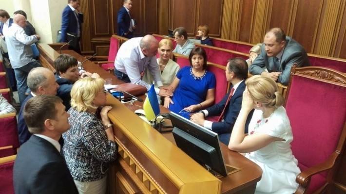 Киев готов обсудить возвращение России 3 млрд долларов Киев готов обсудить возвращение России 3 млрд долларов