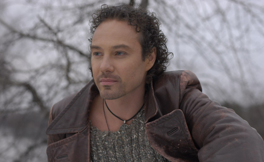 Душа Донбасса: российский певец Джанго спел для ополченцев на линии фронта Душа Донбасса: российский певец Джанго спел для ополченцев на линии фронта