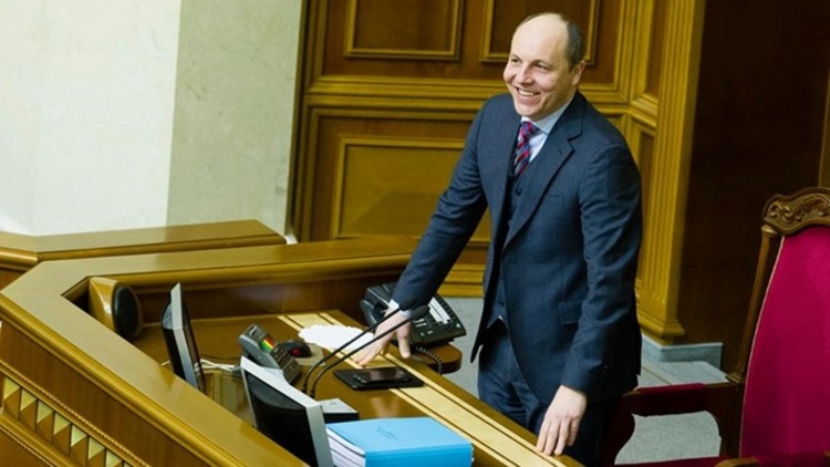 Фемида против Майдана: почему Порошенко потребовал от Рады увольнения судей