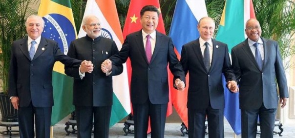 Дракон расправил плечи. Александр Роджерс