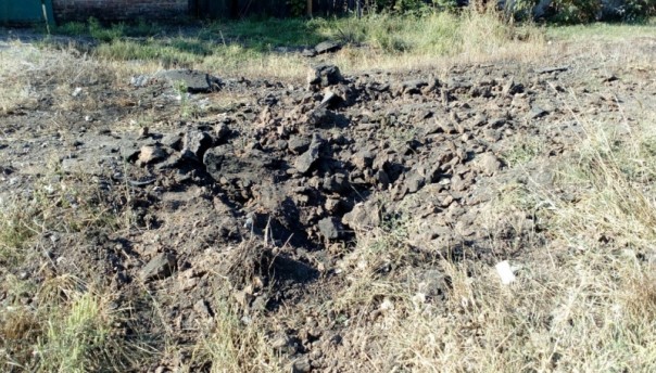 05.09.2016: 37 обстрелов, работает артиллерия и минометы. Последствия обстрела Петровского р-на Донецка в ночь с 04.09.2016 на 05.09.2016