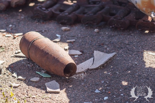 Подбитые украинские Т-64 в Коминтерново и по дороге к нему