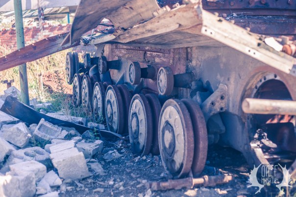 Подбитые украинские Т-64 в Коминтерново и по дороге к нему