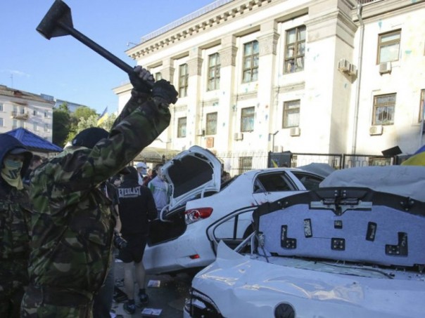 Политолог Карасёв объявил начало сезона погромов на Украине – теперь это называется модным словом “экшн”