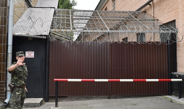 Бывшие узники тайных тюрем СБУ рассказали о зверских пытках Бывшие узники тайных тюрем СБУ рассказали о зверских пытках