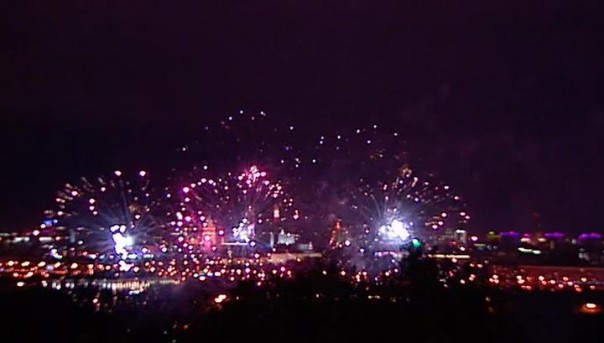 В Москве прогремел салют в честь Дня города