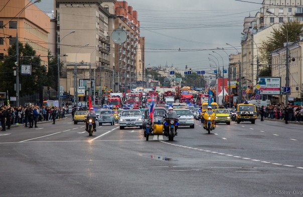 Шокирующие кадры из центра!!! Восстание машин в Москве