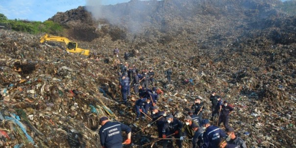 Львовский мусор как национальная идея: на Украине обнаружены братские скрепы для "единой страны" Львовский мусор как национальная идея: на Украине обнаружены братские скрепы для "единой страны"