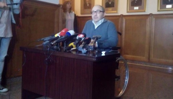 "Я не покидаю родную Украину", - Кернес