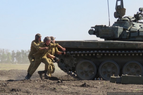 В ДНР завершился танковый биатлон между республиками. 