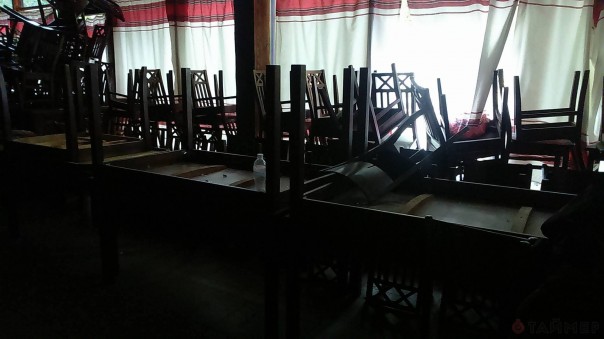 Голодные бунты: На Украине захватили супермаркет и ресторан ради еды Голодные бунты: На Украине захватили супермаркет и ресторан ради еды