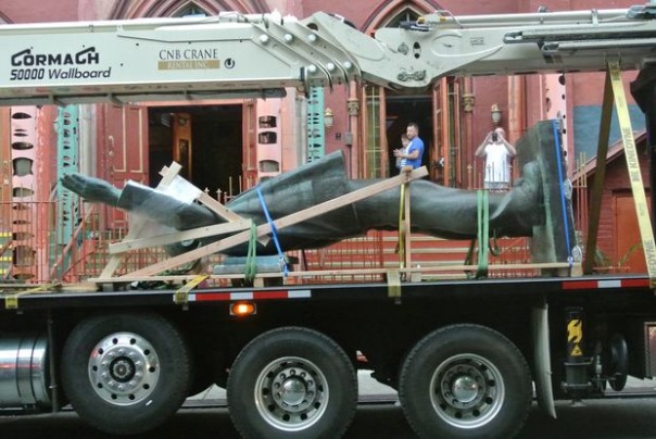 В Нью-Йорке демонтирован памятник Ленину В Нью-Йорке демонтирован памятник Ленину