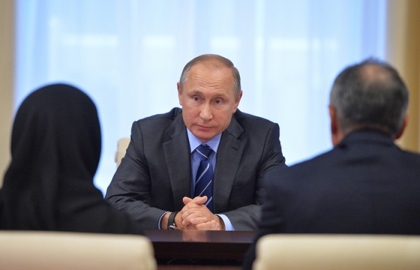 Путин считает лейтенанта полиции Нурбагандова настоящим героем Путин считает лейтенанта полиции Нурбагандова настоящим героем