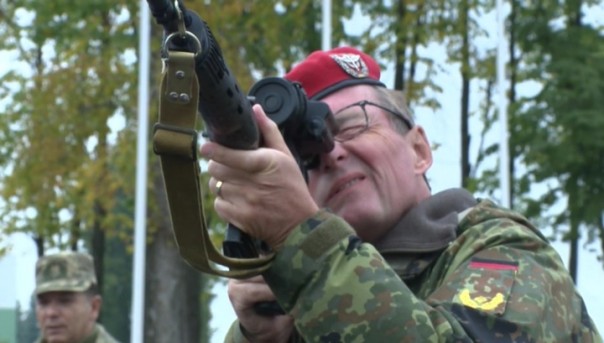 Наблюдателям ОБСЕ показали российскую военную технику