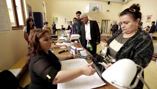 Азербайджанский референдум по Конституции признан состоявшимся