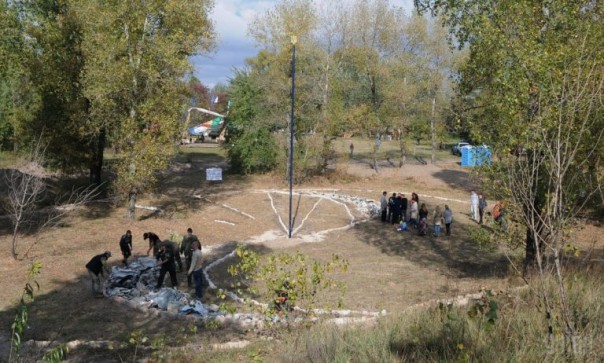 В Киеве создали символ "Великой Мусорной Державы" В Киеве создали символ "Великой Мусорной Державы"