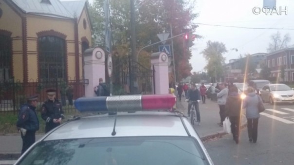 Внезапное обрушение этажа привело к срочному сносу всего здания в Петербурге.