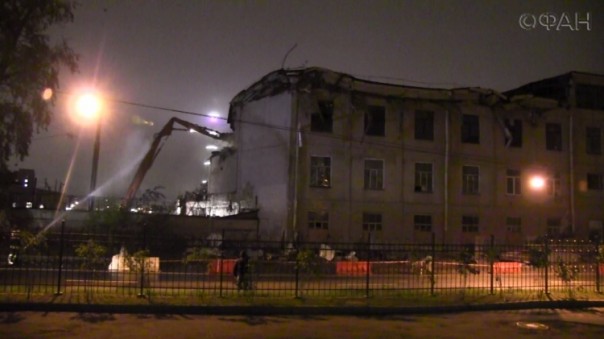 Внезапное обрушение этажа привело к срочному сносу всего здания в Петербурге.