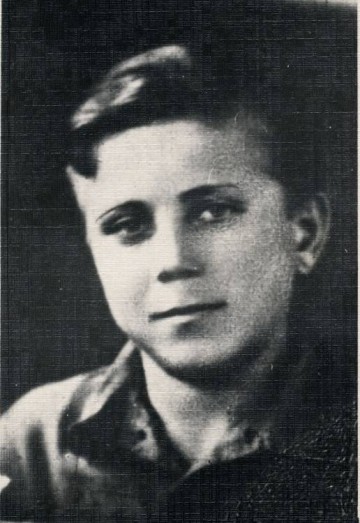 "Работник" немецкой столовой Витька Хоменко