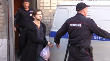 Оппозиция яростно вступилась за ловца покемонов