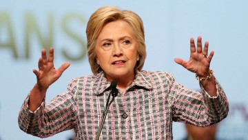 Хиллари Клинтон боится российских хакеров