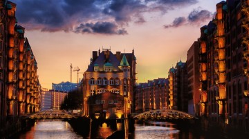 Сколько людей на самом деле принял ЕС?