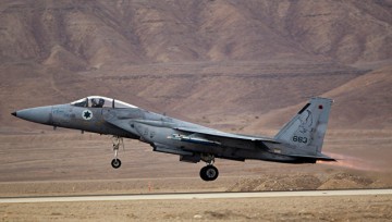 ВВС Израиля атаковали позиции артиллерии Сирии в ответ на перелет снарядов