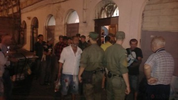 Нацистов в Одессе бьют не только бабы на привозе, но даже бомжи