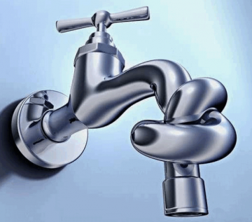 В доме Яценюка отключили горячую воду за долги