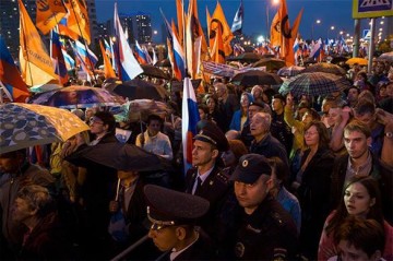 Эстонский политик: "Колонна из 5000 молодых русских" готова к перевороту в стране