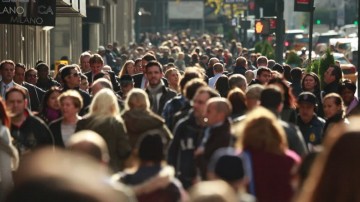 Россияне стали придавать меньше значения улучшению отношений с Западом