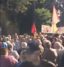 Неофашисты из «Правого сектора» насмехаются над погибшими 2 мая одесситами Неофашисты из «Правого сектора» насмехаются над погибшими 2 мая одесситами