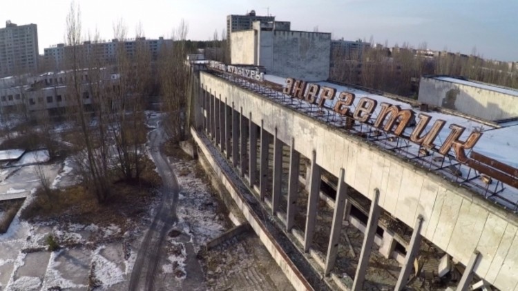 Четвертый энергоблок Чернобыльской АЭС накроют саркофагом 3 ноября Четвертый энергоблок Чернобыльской АЭС накроют саркофагом 3 ноября