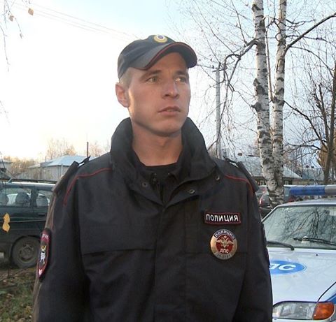 Полицейский под Вологдой остановил машину с потерявшим сознание водителем