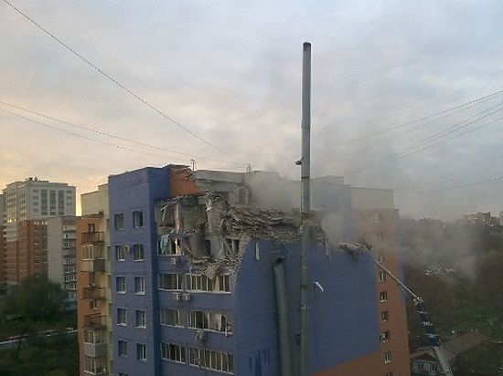 Газ взорвался в новостройке в Рязани, трое погибли