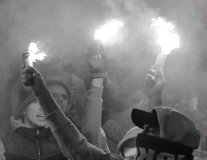 Неизвестные забросали файерами резиденцию посла США в Москве