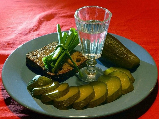 Америка. Водка. Тупой бармен. Америка. Водка. Тупой бармен.