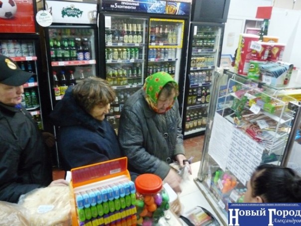 Бизнесмен из города Струнино более пяти лет бесплатно раздаёт хлеб Бизнесмен из города Струнино более пяти лет бесплатно раздаёт хлеб