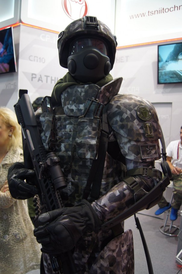 Как выглядит "солдат будущего" в наши дни.